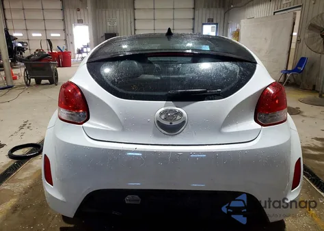 2015 Hyundai Veloster z USA, uszkodzony, nr VIN KMHTC6AD9FU238175